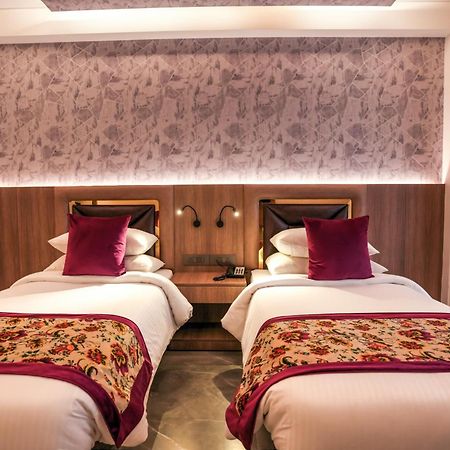 Rj Hotel - Managed By Atithi House Greater Noida Buitenkant foto