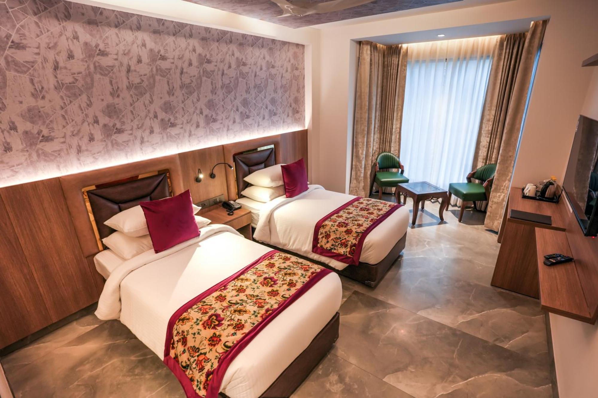 Rj Hotel - Managed By Atithi House Greater Noida Buitenkant foto