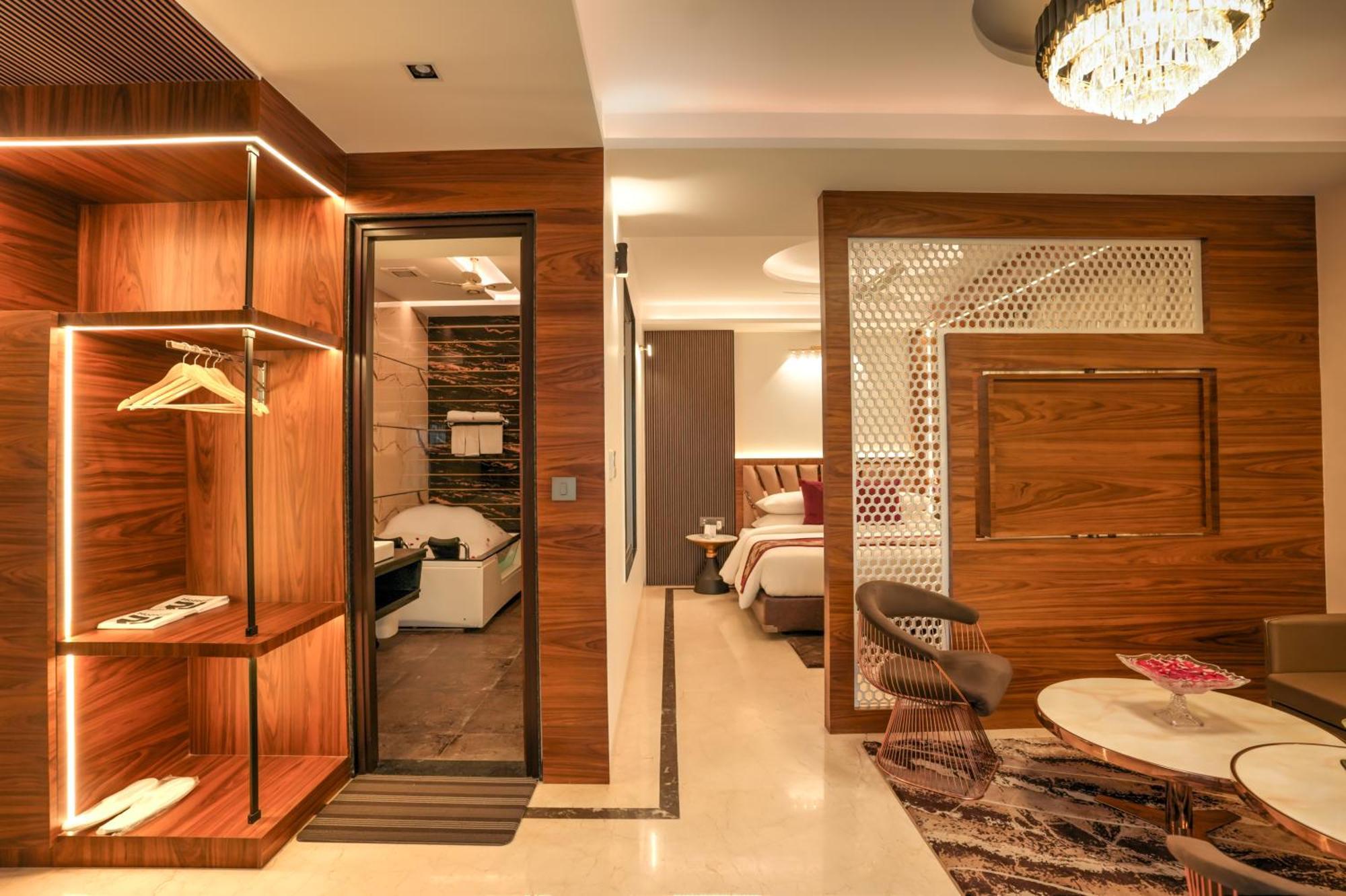 Rj Hotel - Managed By Atithi House Greater Noida Buitenkant foto