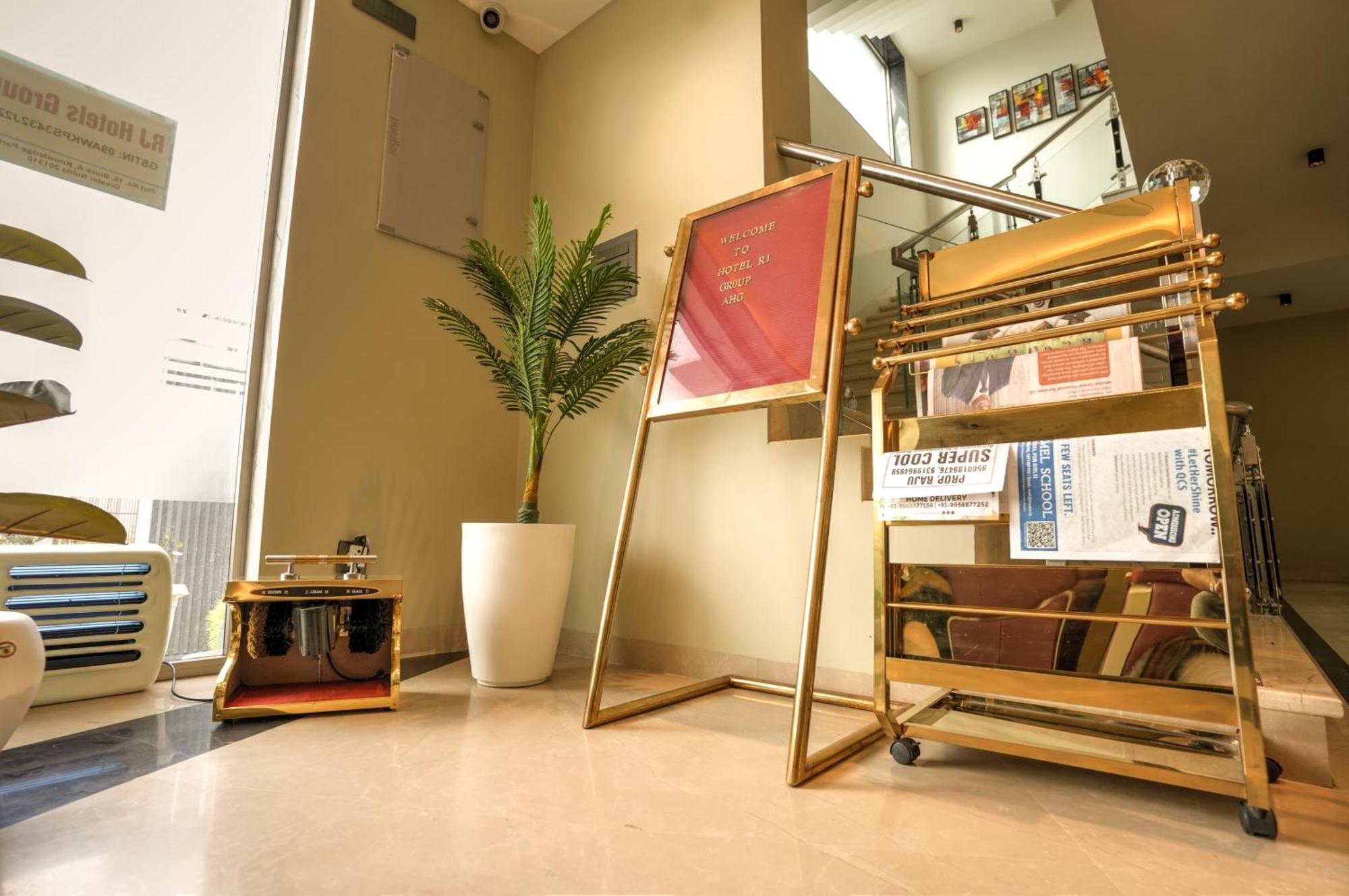 Rj Hotel - Managed By Atithi House Greater Noida Buitenkant foto